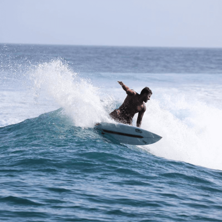 prancha perfeita para surfar nas maldivas