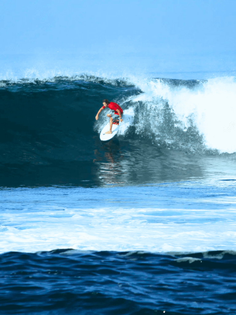 galápagos surf trip