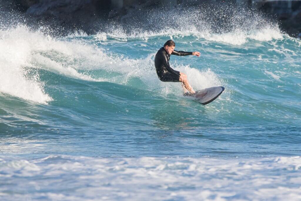 evolução no surf através de viagens