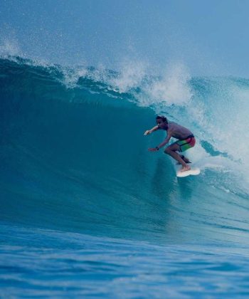surf trip maldivas grupos